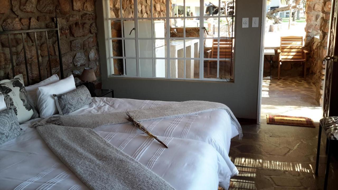 Khan River Lodge Wilhelmstal Екстер'єр фото
