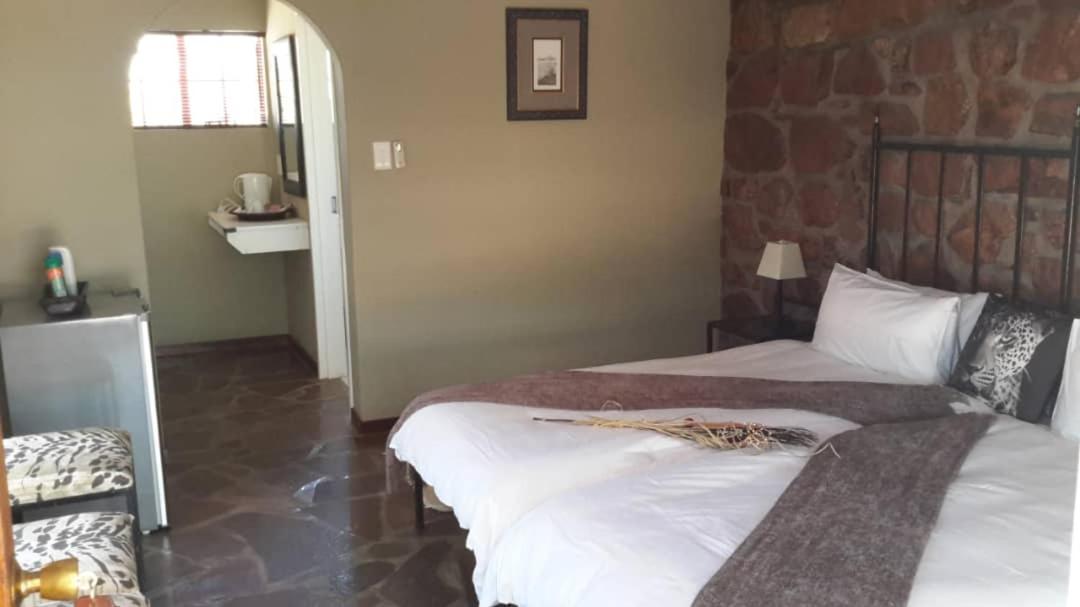 Khan River Lodge Wilhelmstal Екстер'єр фото